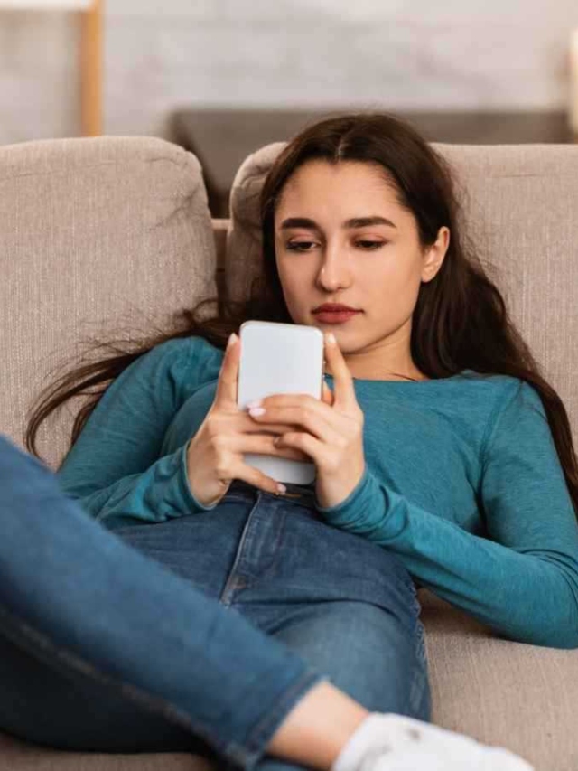 الرد المتأخر وتجاهل الرسائل في العلاقات العاطفية وكيفية التعامل معه