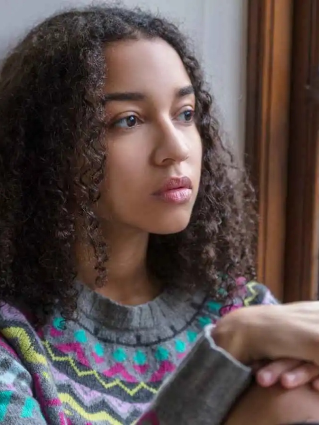 أخطاء تجعل المراهق يبتعد عن عائلته